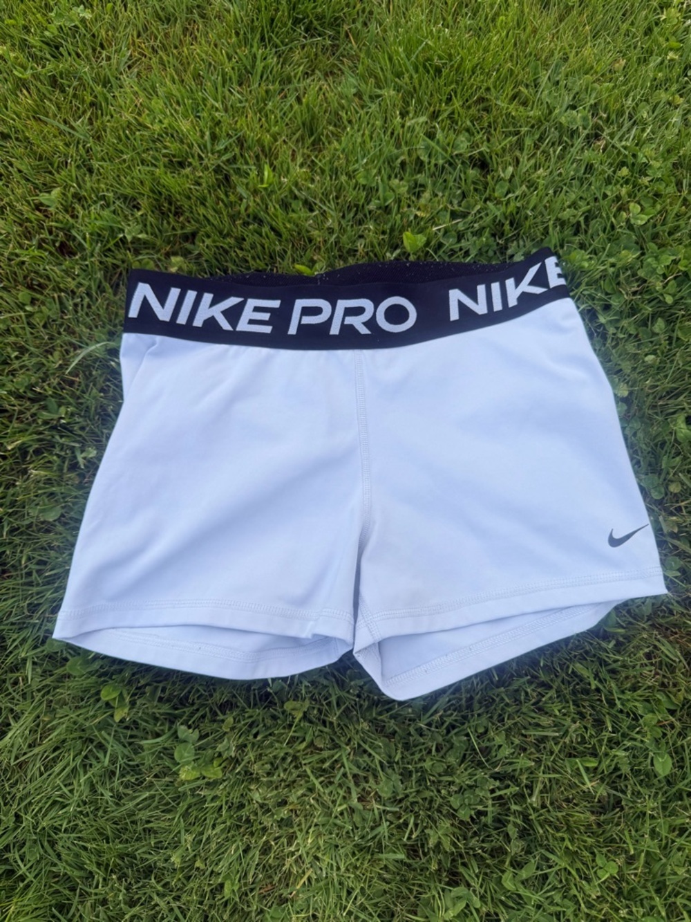 Nike Pro Dri-FIT Compression Shorts white Women’s Large Athletic Workout